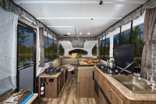 2018 Flagstaff 206STSE interior
