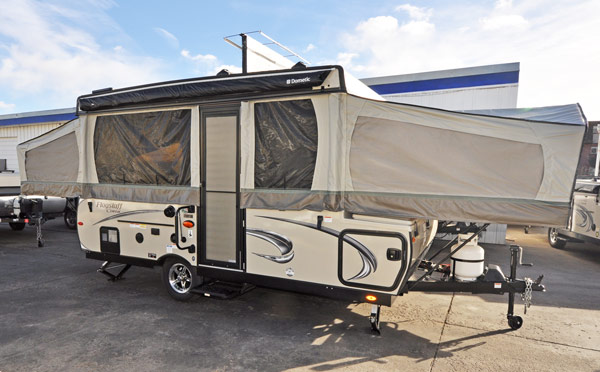 2018 Flagstaff 825D exterior