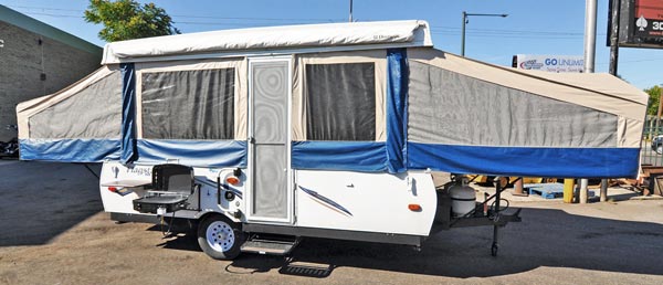 Early Model 2014 Flagstaff 228D exterior